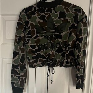 Adidas Women's Green Camouflage cropped sweatshirt Small